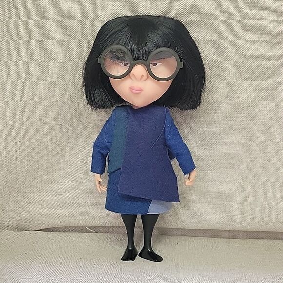 Despicable ME Minions bundle Edna, Bob, cup, 2 DVD's - Picture 3 of 13